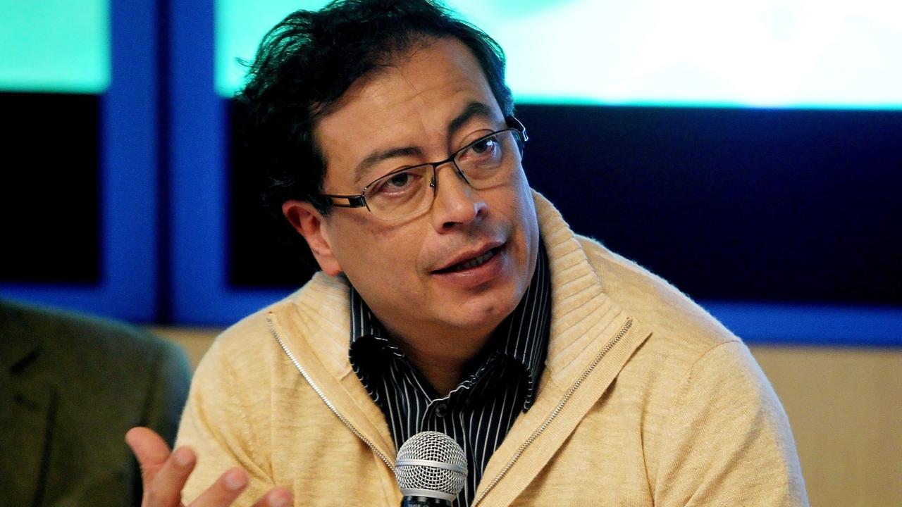 Gustavo Petro, Bürgermeister von Bogotá und ehemaliger M 19 Kämpfer. Gustavo Petro, Bürgermeister von Bogotá und ehemaliger M 19 Kämpfer.