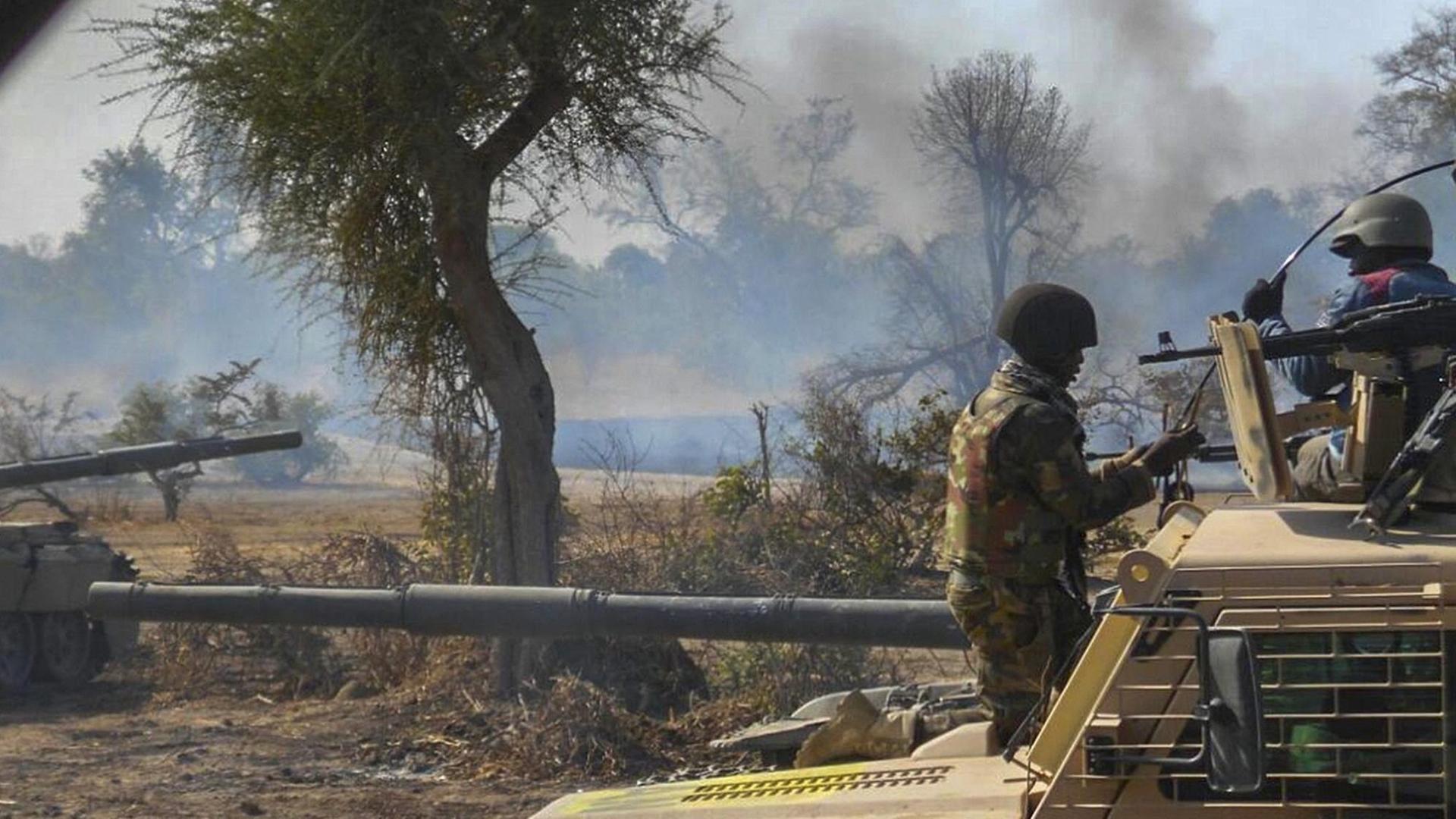 Einsatz der nigerianischen Armee im Sambisa-Wald. Einsatz der nigerianischen Armee im Sambisa-Wald.