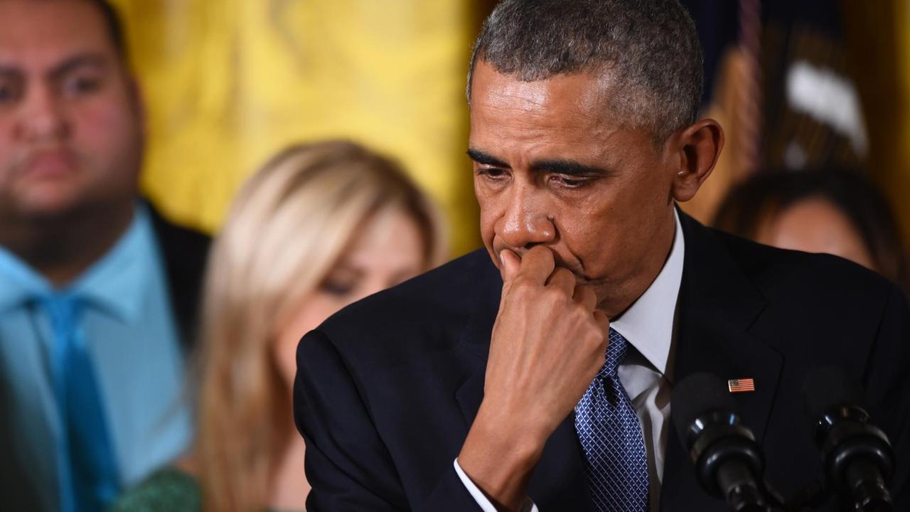 Den US-Präsidenten Obama bringen vor allem die Amokläufe in seinem Land zum Weinen. Den US-Präsidenten Obama bringen vor allem die Amokläufe in seinem Land zum Weinen.