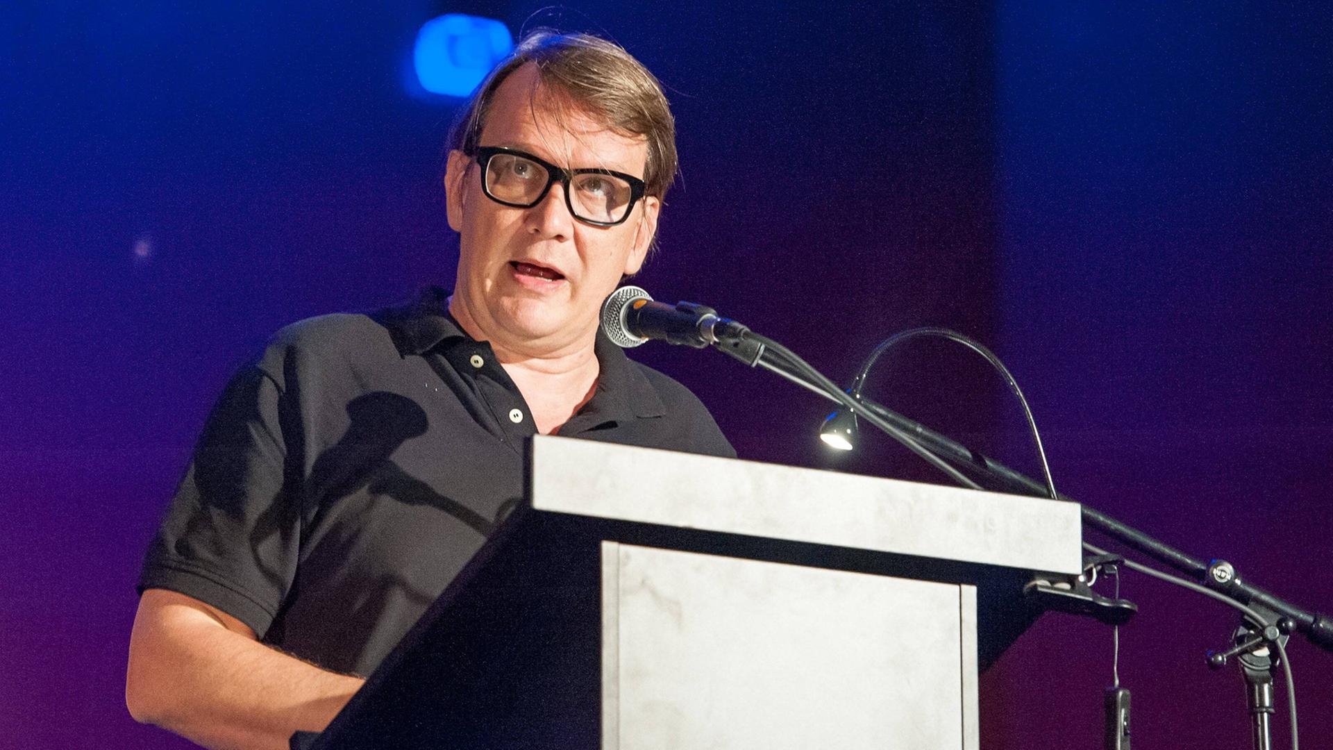 Sven Regener bei einer Lesung in Erfurt. Sven Regener bei einer Lesung in Erfurt.