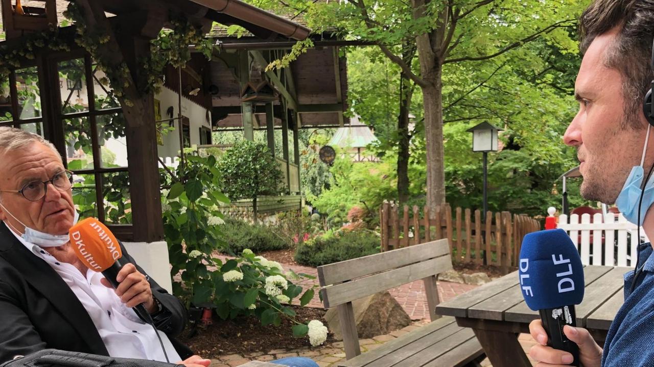 Roland Mack im Interview mit Deutschlandfunk Kultur. Roland Mack im Interview mit Deutschlandfunk Kultur.