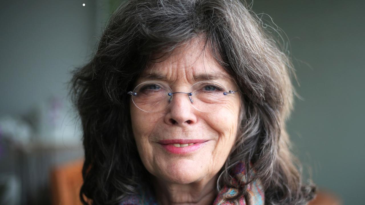 Die Journalistin und Autorin Sabine Bode, fotografiert am 19.02.2015 in Köln Die Journalistin und Autorin Sabine Bode, fotografiert am 19.02.2015 in Köln