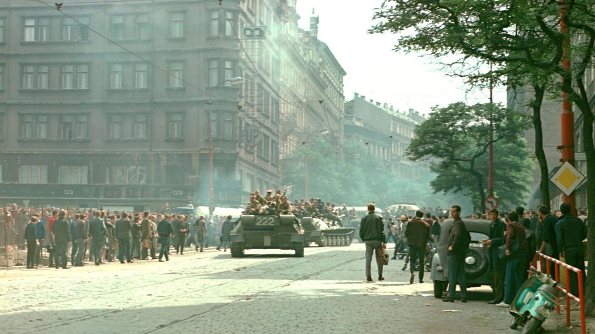Einmarsch in Prag am 21. August 1968.