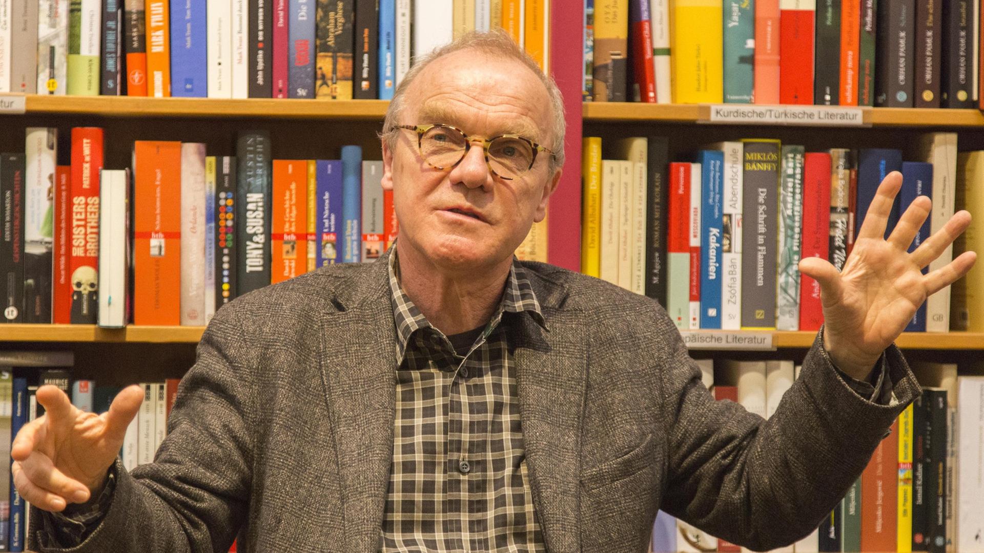 Der Autor Michael Köhlmeier bei einer Lesung in Bielefeld. Der Autor Michael Köhlmeier bei einer Lesung in Bielefeld.