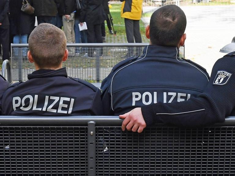 Nachwuchsprobleme Bei Der Polizei - Was Bleibt Vom Freund Und Helfer?