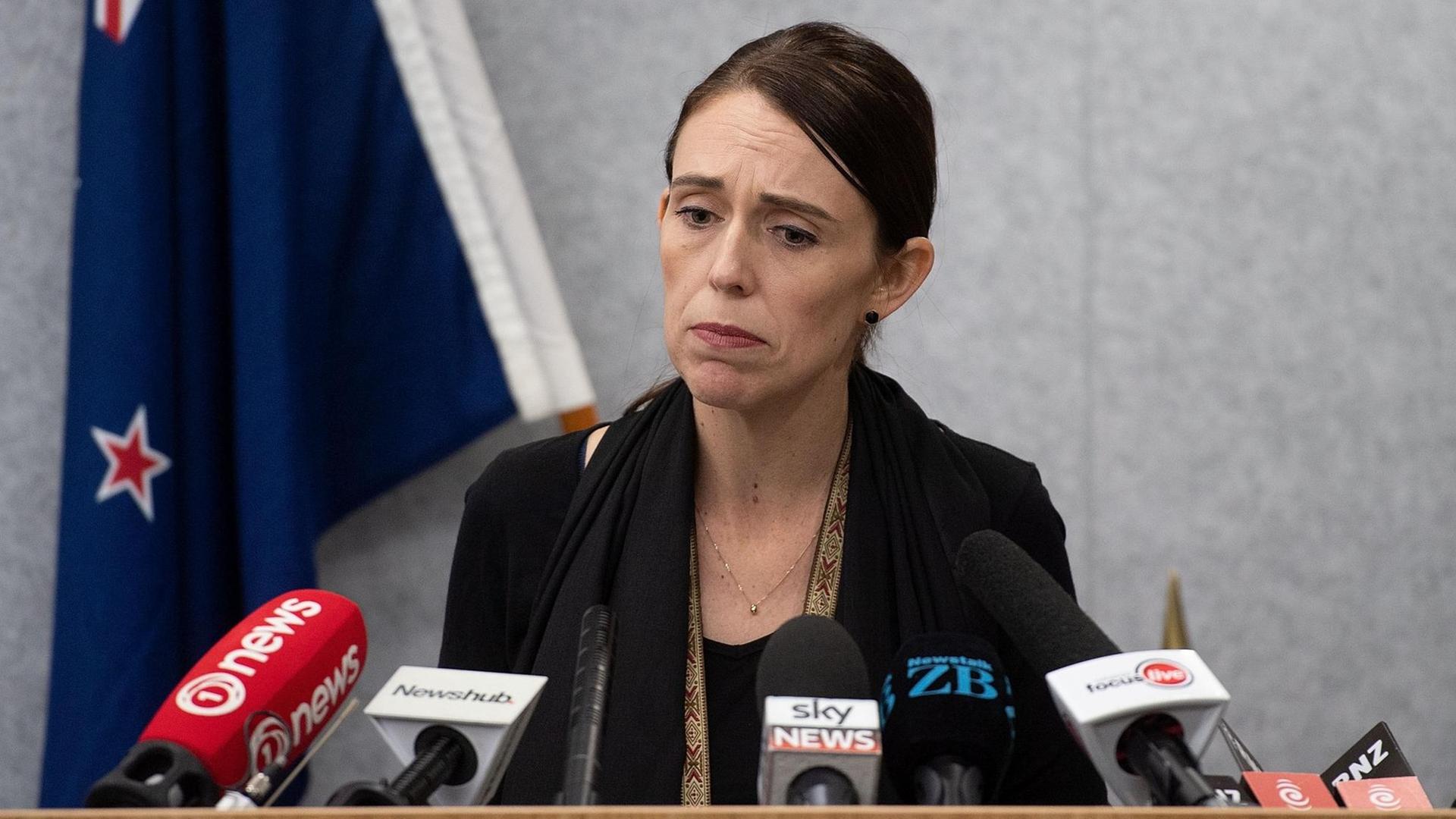Ministerpräsidentin Jacinda Ardern bei einer Pressekonferenz in Christchurch Ministerpräsidentin Jacinda Ardern bei einer Pressekonferenz in Christchurch