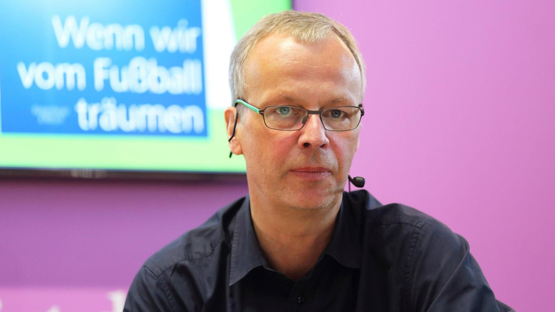 Christoph Biermann, Mitglied der Chefredaktion des Fußballmagazins "11 Freunde" Christoph Biermann, Mitglied der Chefredaktion des Fußballmagazins "11 Freunde"