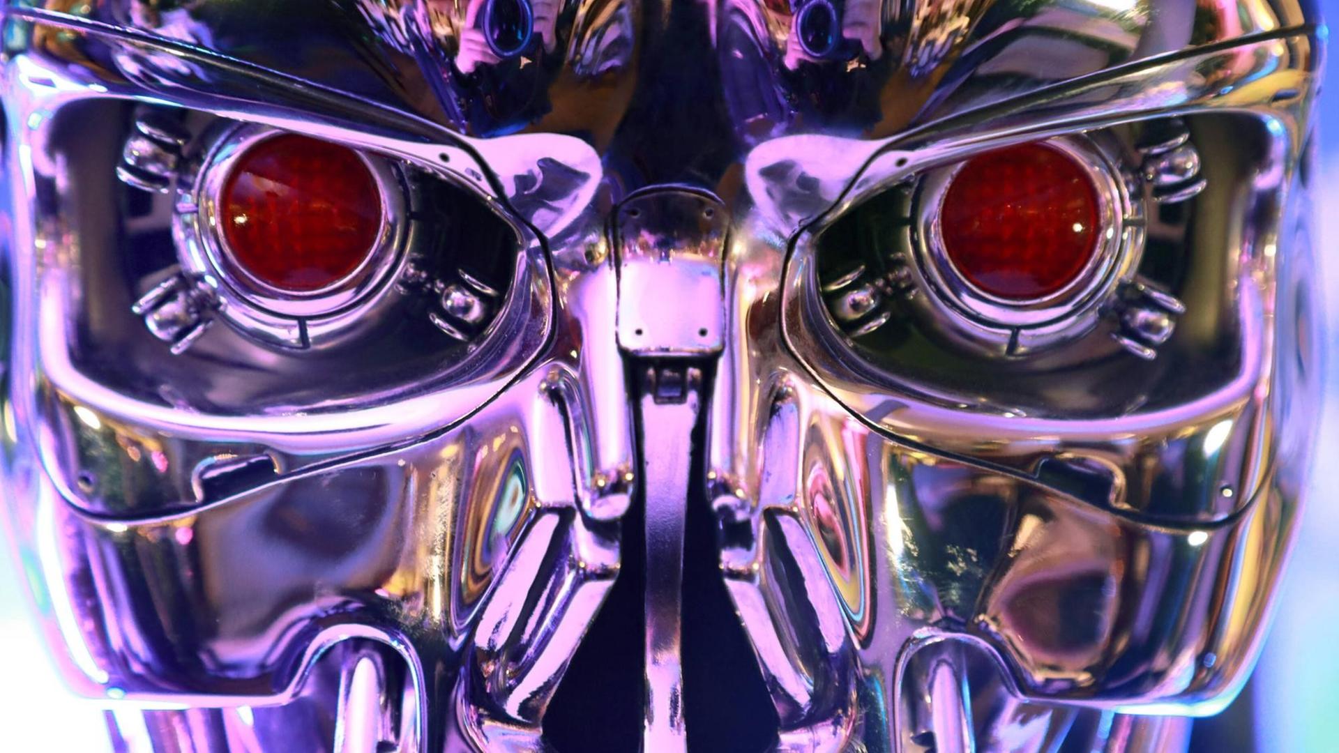 Terminator-Gesicht in Nahaufnahme Terminator-Gesicht in Nahaufnahme