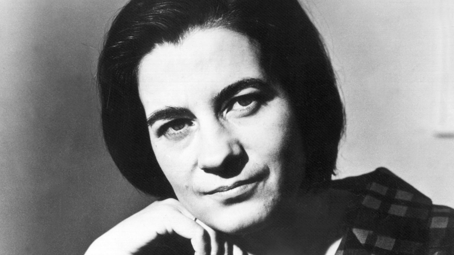 Die Autorin Christa Wolf im Jahr 1971. Die Autorin Christa Wolf im Jahr 1971.