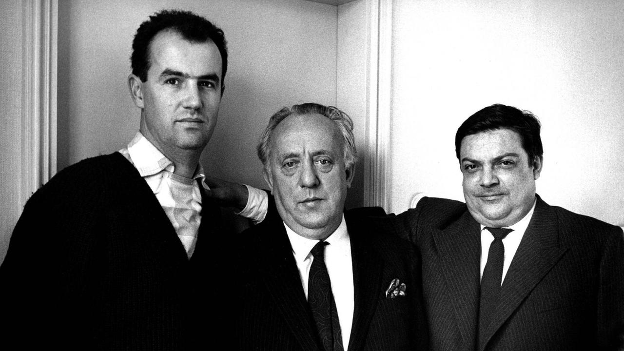 Herkulessaal München, Musica Viva 1961 mit Luigi Nono, Karl Amadeus Hartmann und Bruno Maderna (v.l.n.r.). Herkulessaal München, Musica Viva 1961 mit Luigi Nono, Karl Amadeus Hartmann und Bruno Maderna (v.l.n.r.).