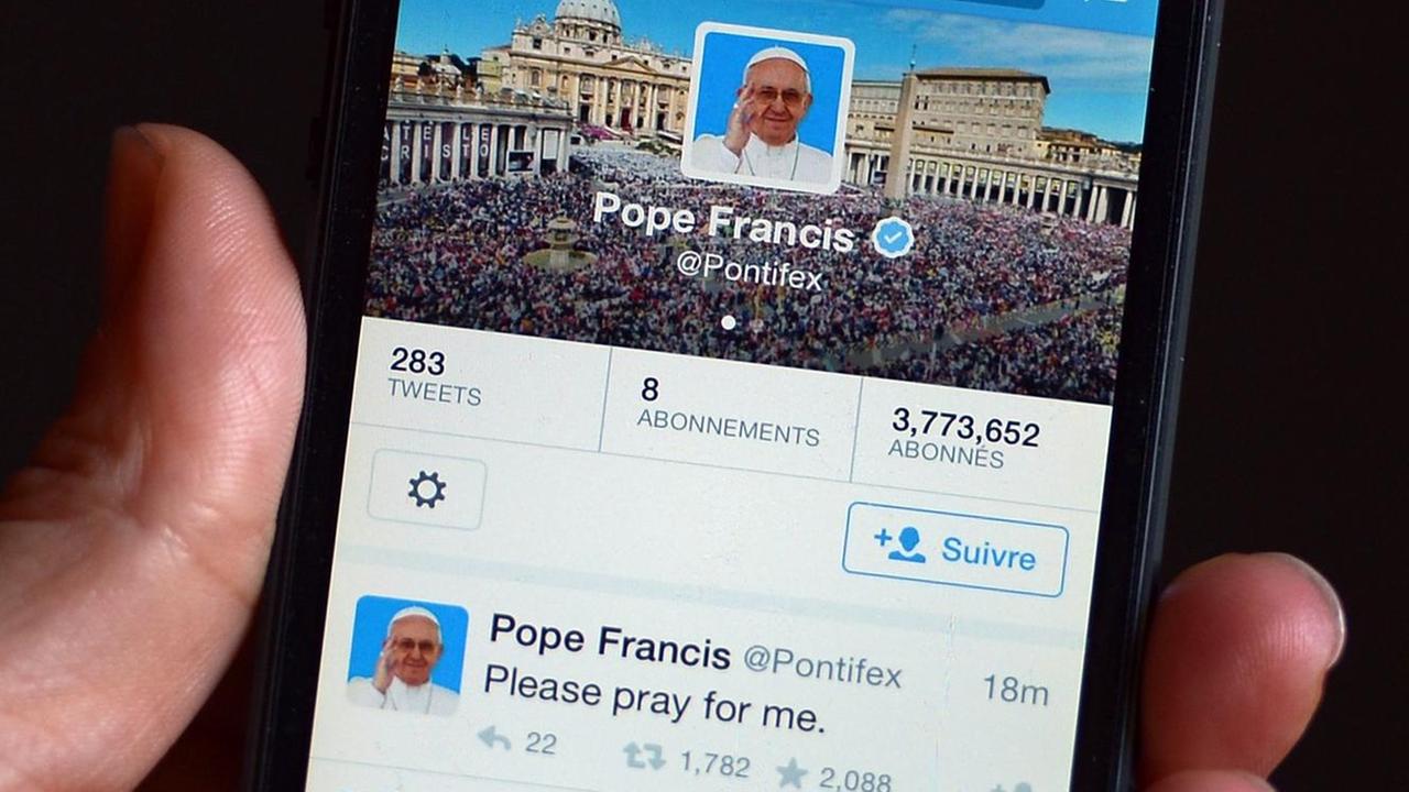 Ein prominentes Vorbild: Papst Franziskus twittert "Please pray for me" Ein prominentes Vorbild: Papst Franziskus twittert "Please pray for me"