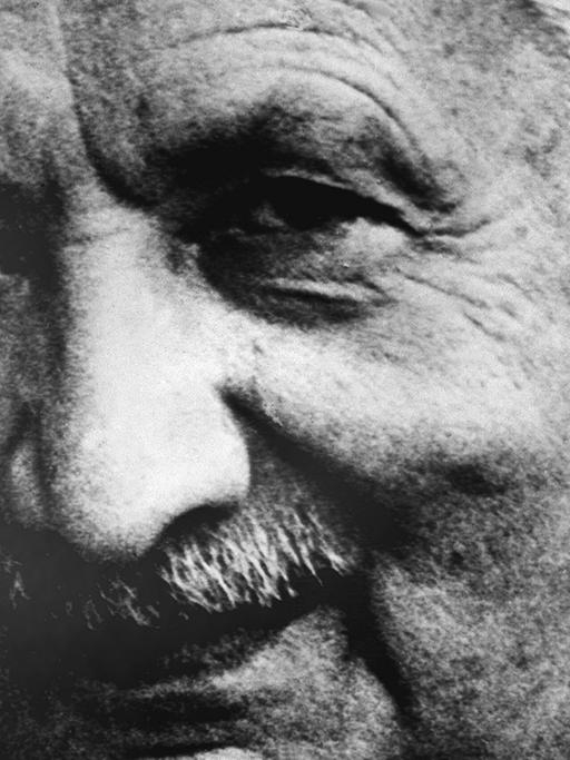 Undatierte Aufnahme des deutschen Philosophen Martin Heidegger (1889-1976).