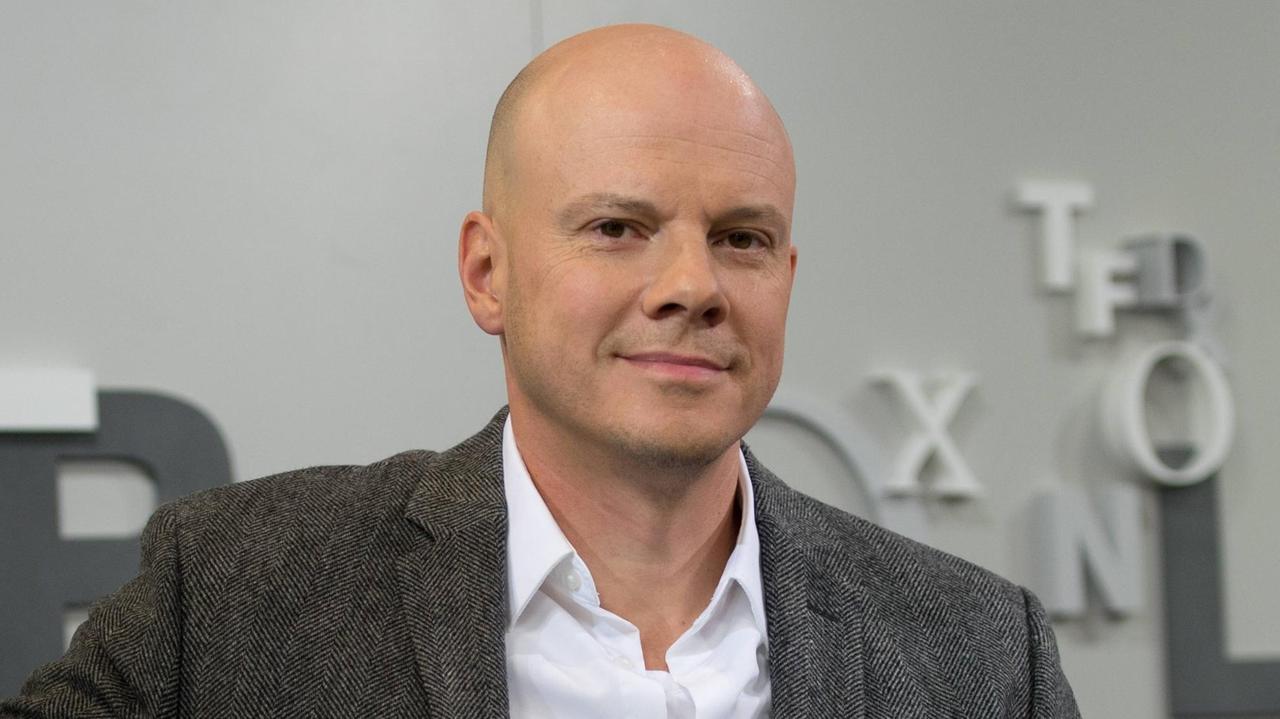Oliver Hilmes. Oliver Hilmes.
