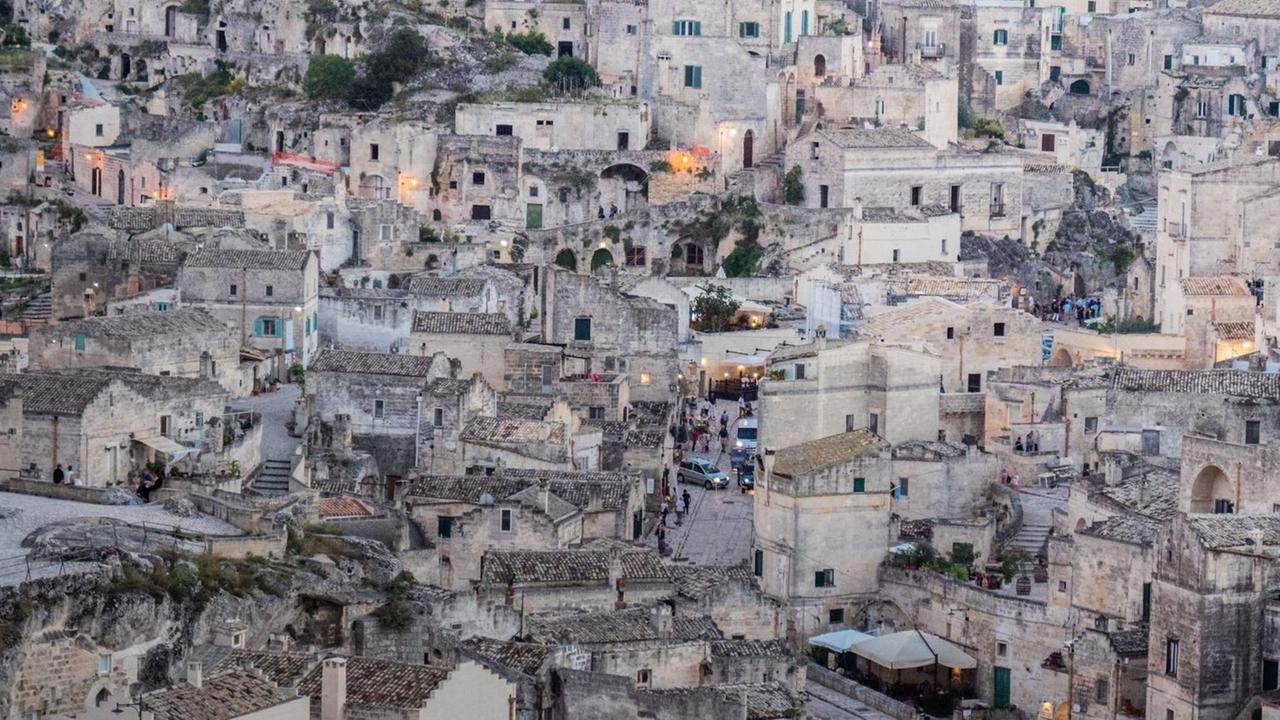 Matera, die Hauptstadt der italienischen Provinz Basilikata, ist seit dem 1. Januar "Kulturhauptstadt Europas 2019". Das Bild zeigt die historische Altstadt des Ortes, der von der UNESCO zum Weltkulturerbe ernannt wurde Matera, die Hauptstadt der italienischen Provinz Basilikata, ist seit dem 1. Januar "Kulturhauptstadt Europas 2019". Das Bild zeigt die historische Altstadt des Ortes, der von der UNESCO zum Weltkulturerbe ernannt wurde
