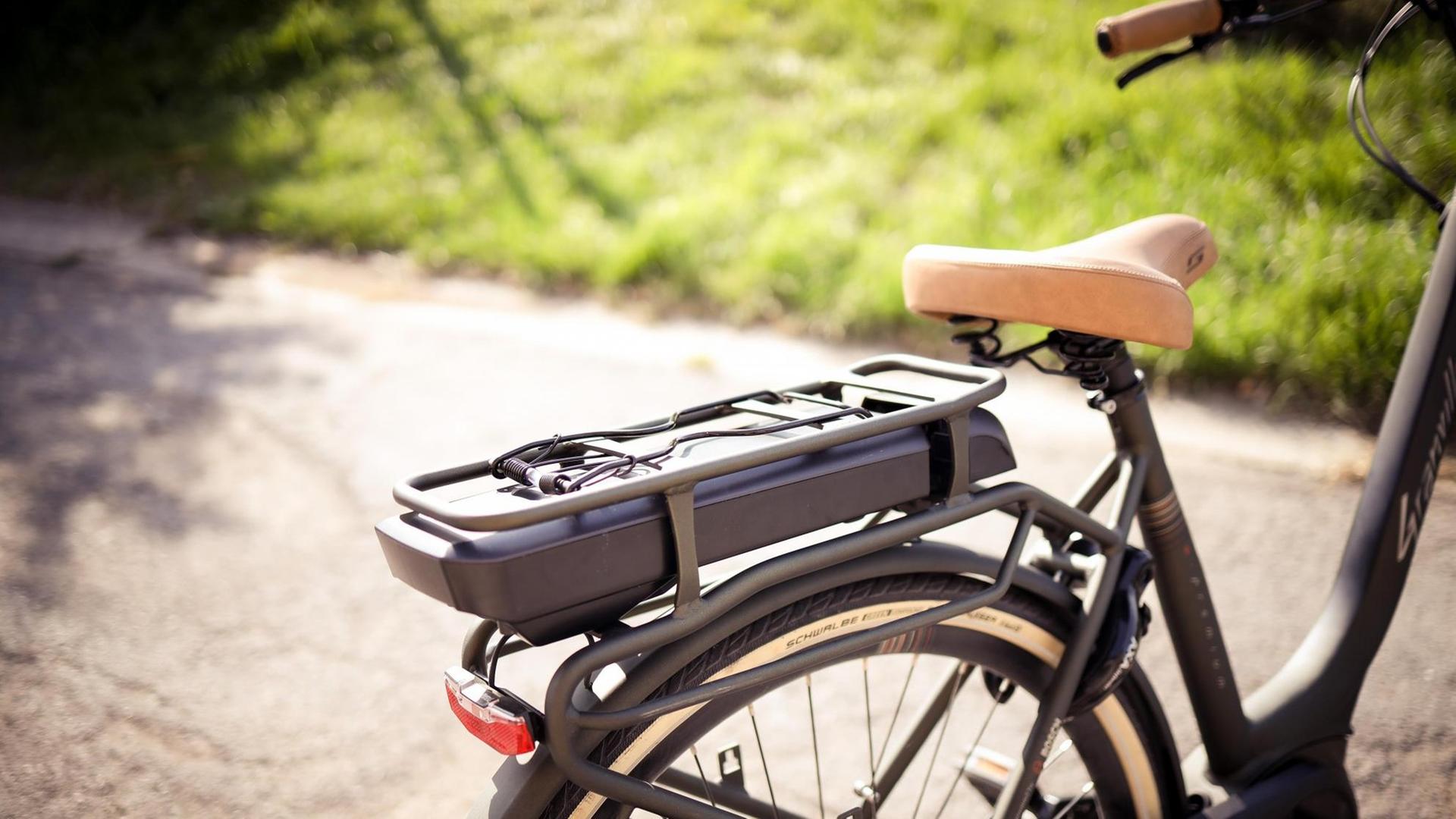 Batterie an einem Elektrofahrrad - aufgenommen in Belgien Batterie an einem Elektrofahrrad - aufgenommen in Belgien