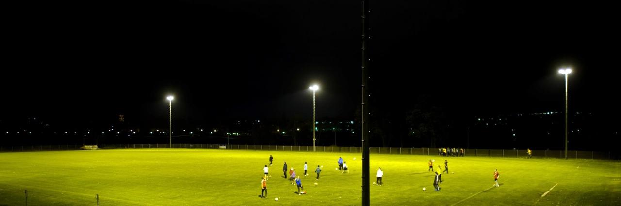 Fußballplatz im Flutlicht Fußballplatz im Flutlicht