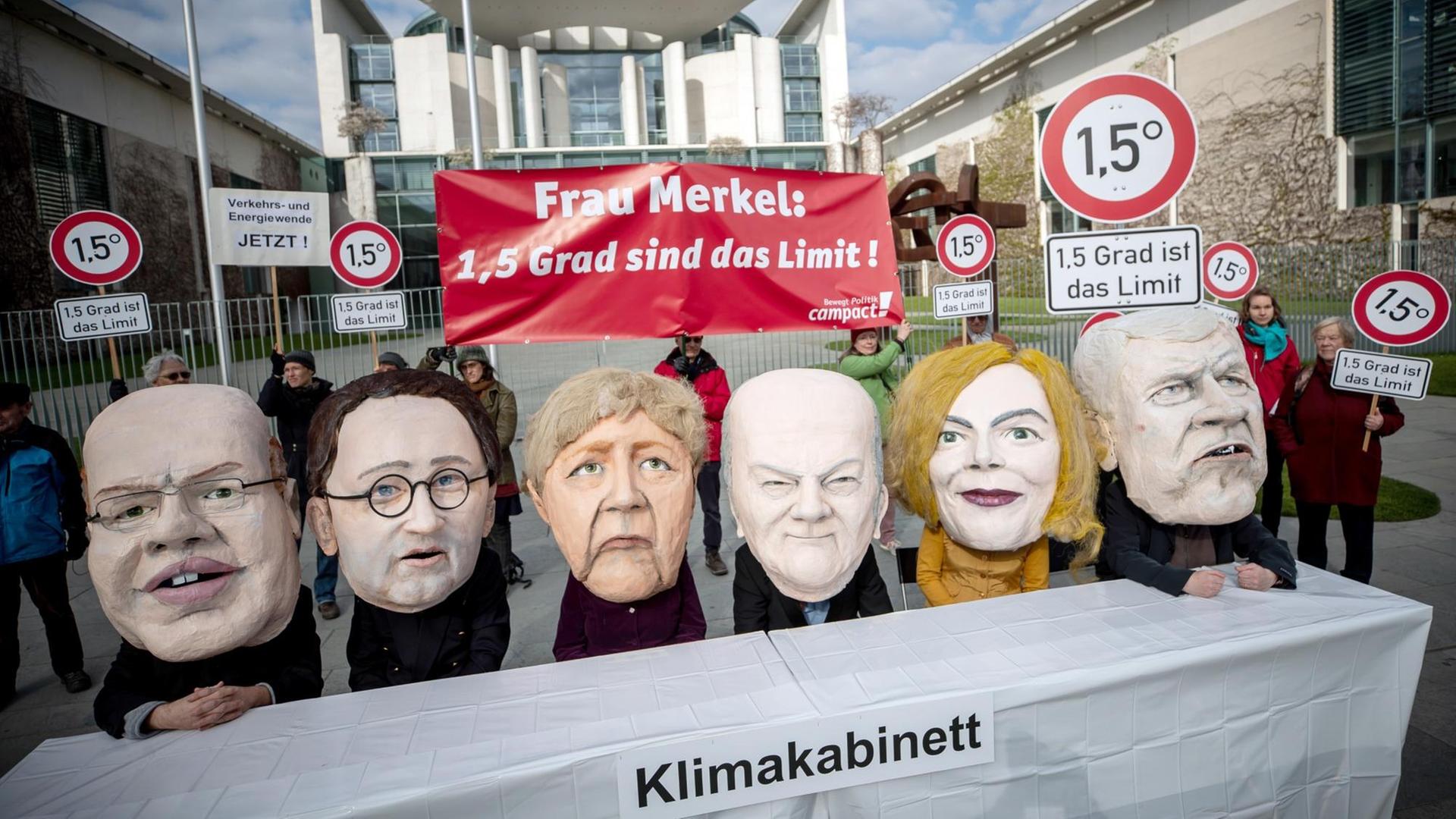 Protestaktion zum Klimaschutz vor dem Bundeskanzleramt Protestaktion zum Klimaschutz vor dem Bundeskanzleramt
