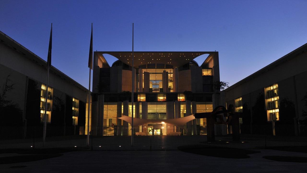Das Bundeskanzleramt in Berlin bei Nacht Das Bundeskanzleramt in Berlin bei Nacht
