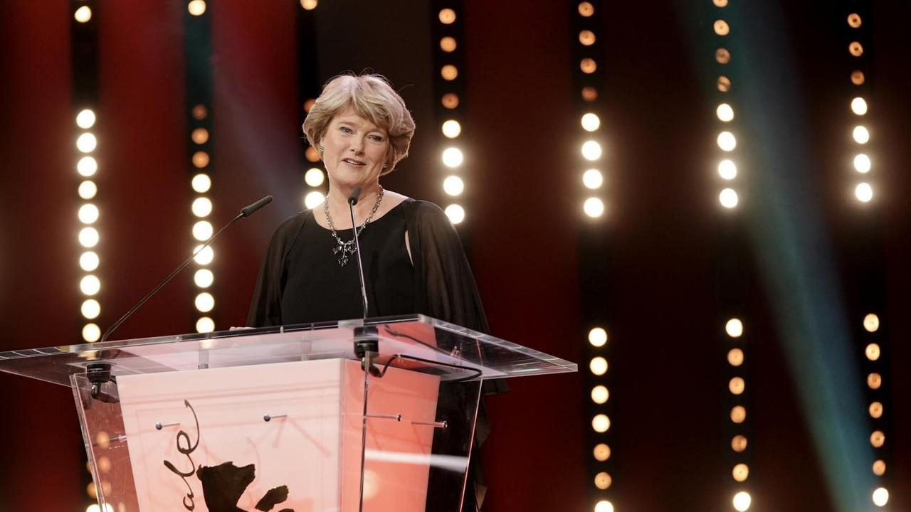 20.02.2020, Berlin: 70. Berlinale, Eröffnungsgala: Monika Grütters (CDU), Staatsministerin für Kultur und Medien, spricht bei der feierlichen Eröffnung der Internationalen Filmfestspiele. 20.02.2020, Berlin: 70. Berlinale, Eröffnungsgala: Monika Grütters (CDU), Staatsministerin für Kultur und Medien, spricht bei der feierlichen Eröffnung der Internationalen Filmfestspiele.