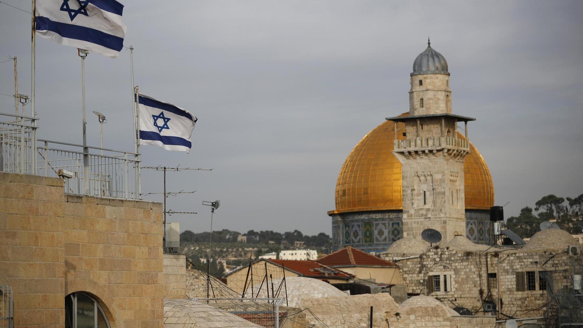 Blick auf den Felsendom und die Al-Aksa-Moschee in der Altstadt von Jerusalem. Blick auf den Felsendom und die Al-Aksa-Moschee in der Altstadt von Jerusalem.