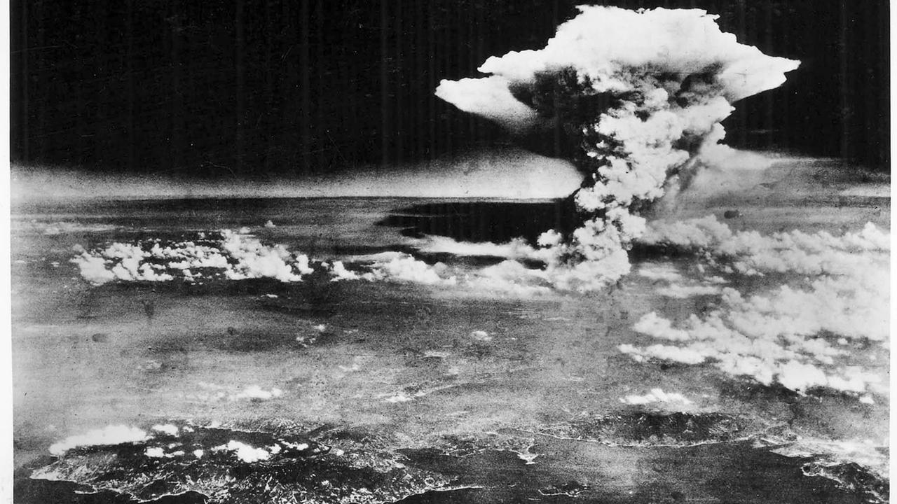 Atombombenabwurf auf Hiroshima - historische Aufnahme.
