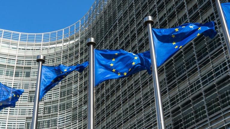 Europaflaggen vor der Europäischen Kommission in Brüssel. Europaflaggen vor der Europäischen Kommission in Brüssel.