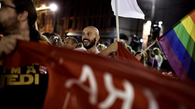 Syriza feiern am Abend in Athen den Sieg ihrer Partei bei den vorgezogenen Parlamentswahlen