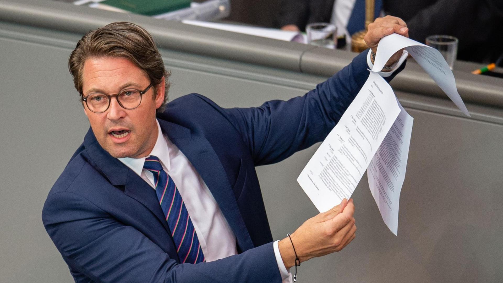 Andreas Scheuer (CSU), Bundesverkehrsminister, spricht bei der aktuellen Stunde zum Scheitern der PKW-Maut im Deutschen Bundestag