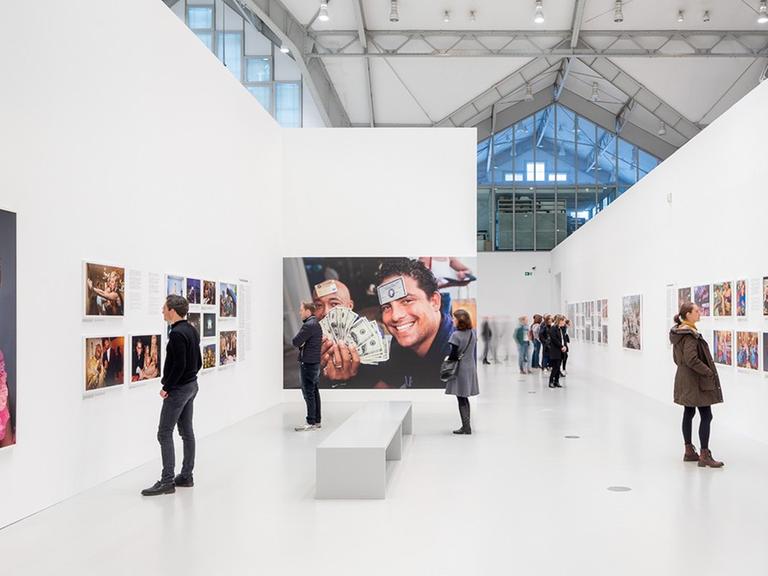 Blick in die Ausstellung LAUREN GREENFIELD - GENERATION WEALTH, 30. März - 23. Juni 2019 im Haus der Photographie/Deichtorhallen Hamburg.