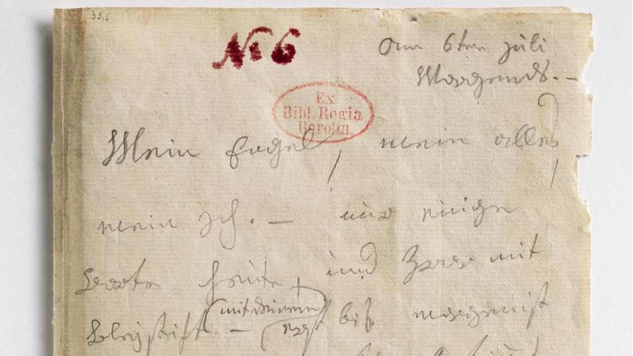 Geschwungene Originalhandschrift Beethovens, der den Brief mit Bleistift schrieb. Geschwungene Originalhandschrift Beethovens, der den Brief mit Bleistift schrieb.