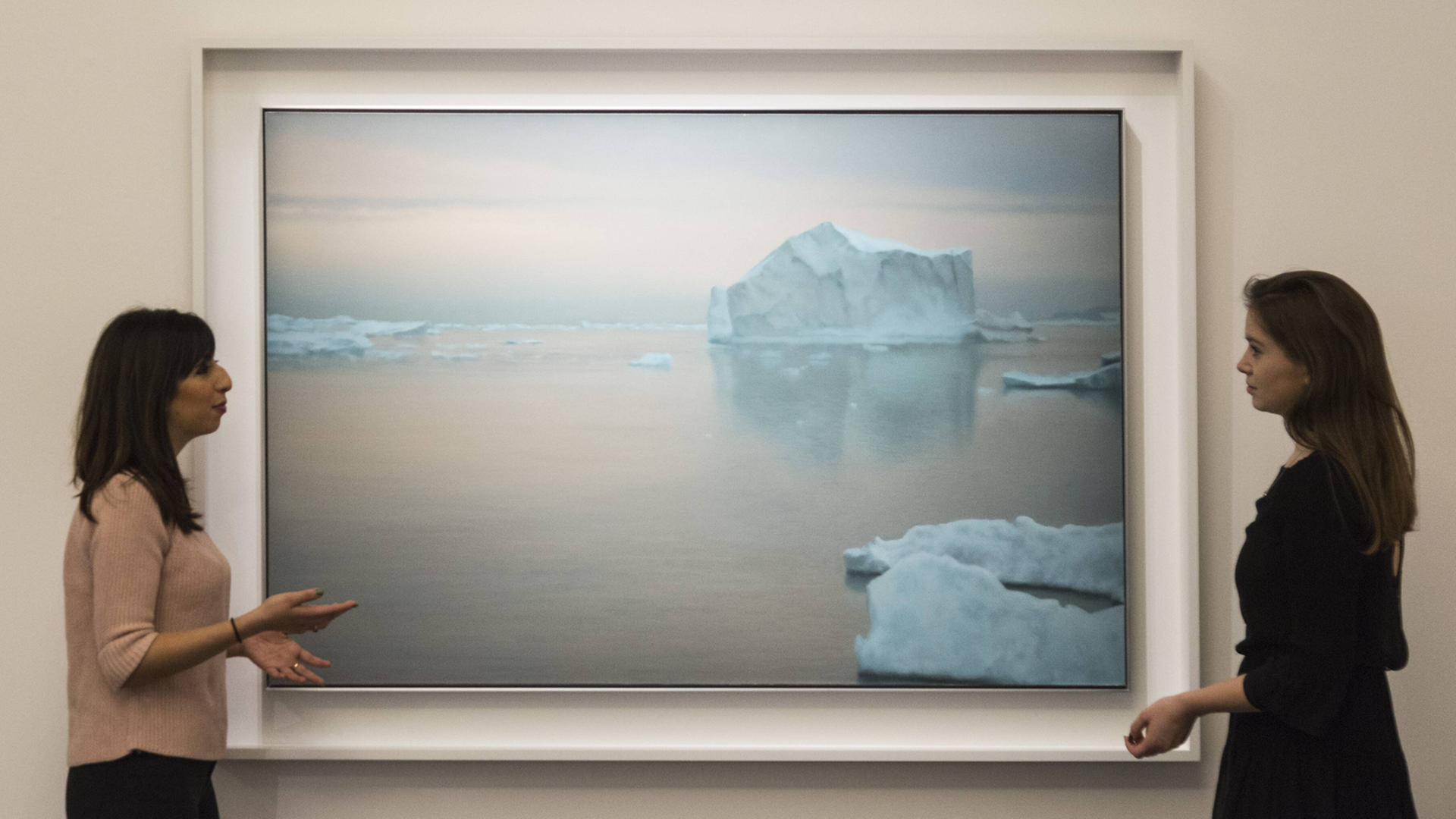 Das Landschaftsgemälde "Eisberg" des Kölner Künstlers Gerhard Richter hat bei einer Auktion in London einen Rekordpreis erzielt. Das Landschaftsgemälde "Eisberg" des Kölner Künstlers Gerhard Richter hat bei einer Auktion in London einen Rekordpreis erzielt.