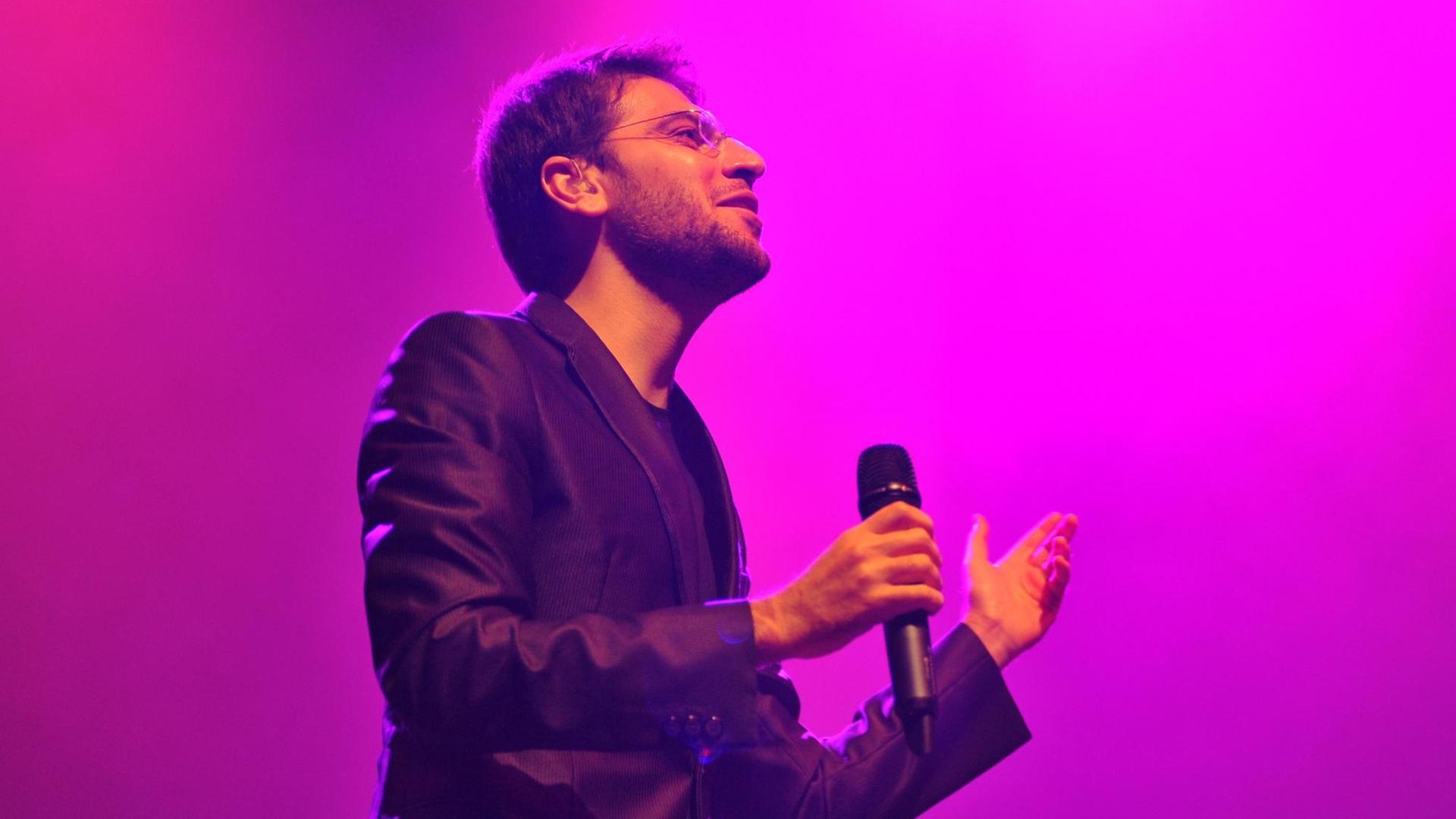 Porträt des Musikers Sami Yusuf. Porträt des Musikers Sami Yusuf.