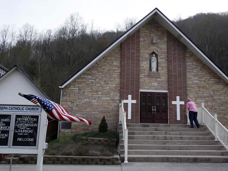Eine Kirche in Whitesville, West Virginia, USA