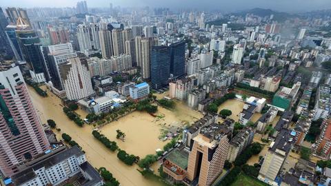 Überflutungen in der Stadt Fuzhou im Südosten Chinas: Sie wurden durch den Taifun Megi verursacht, der heftigen Regen mitführte; Aufnahme vom 28. September 2016