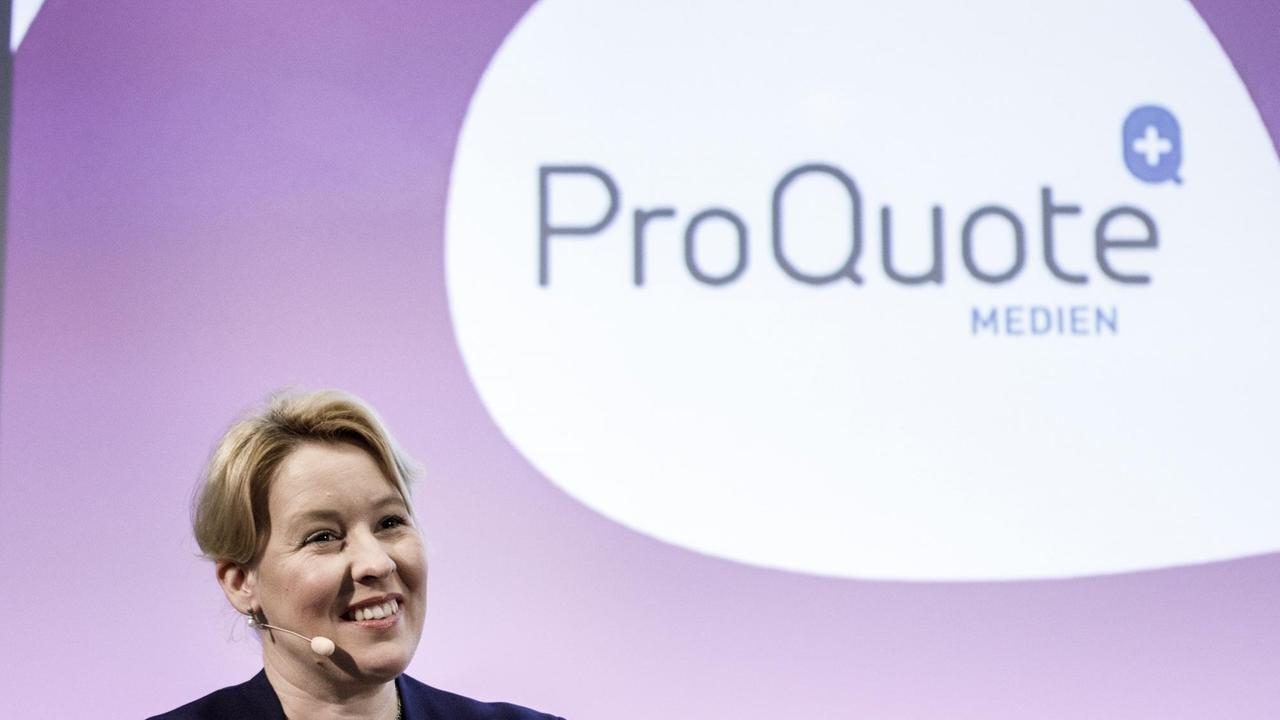Bundesfrauenministerin Franziska Giffey (SPD) spricht bei der Vorstellung der Studie "ProQuote" zu Geschlechterverhältnissen im deutschen Rundfunk. Bundesfrauenministerin Franziska Giffey (SPD) spricht bei der Vorstellung der Studie "ProQuote" zu Geschlechterverhältnissen im deutschen Rundfunk.