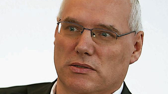 Ein Porträt von Hans Joachim Stockschläger, der die rechte Musik-Szene seit zwei Jahrzehnten beobachtet Ein Porträt von Hans Joachim Stockschläger, der die rechte Musik-Szene seit zwei Jahrzehnten beobachtet