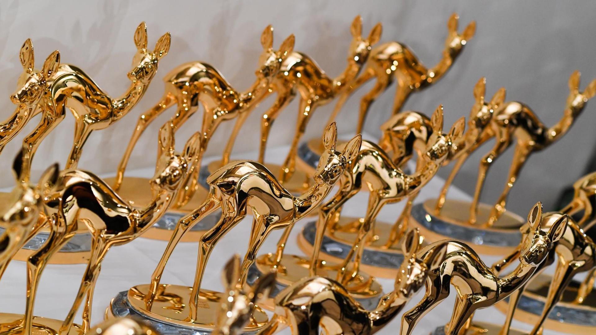 Einige goldene Bambis. Einige goldene Bambis.