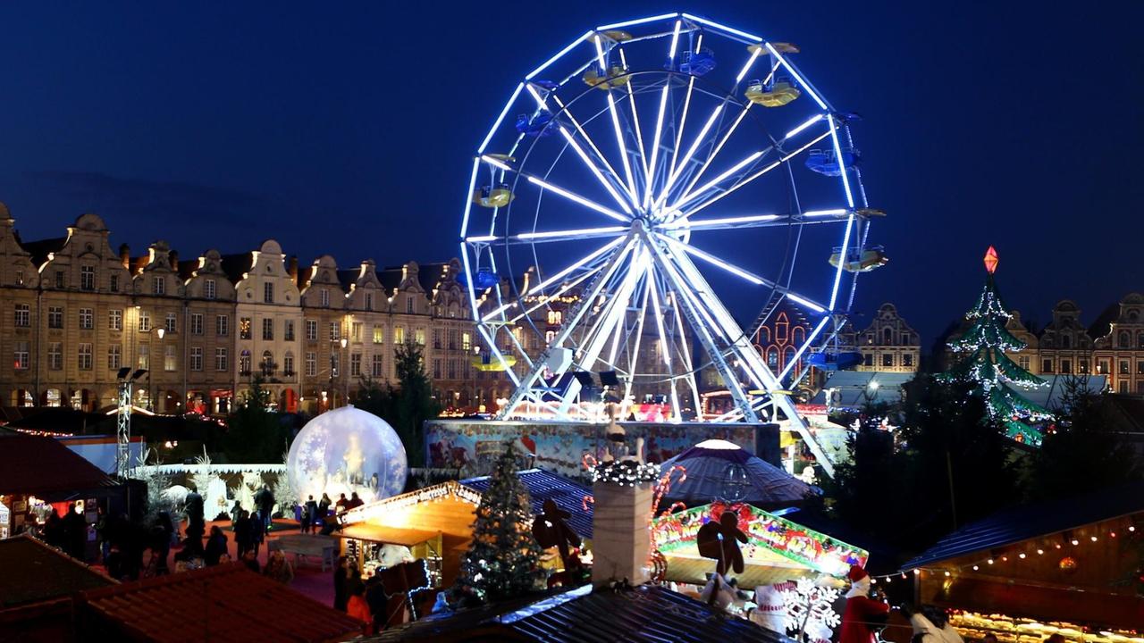 Der Weihnachtsmarkt in Arras - nur wenige Kilometer von hier hat sich das Weinachtswunder 1914 abgespielt Der Weihnachtsmarkt in Arras - nur wenige Kilometer von hier hat sich das Weinachtswunder 1914 abgespielt