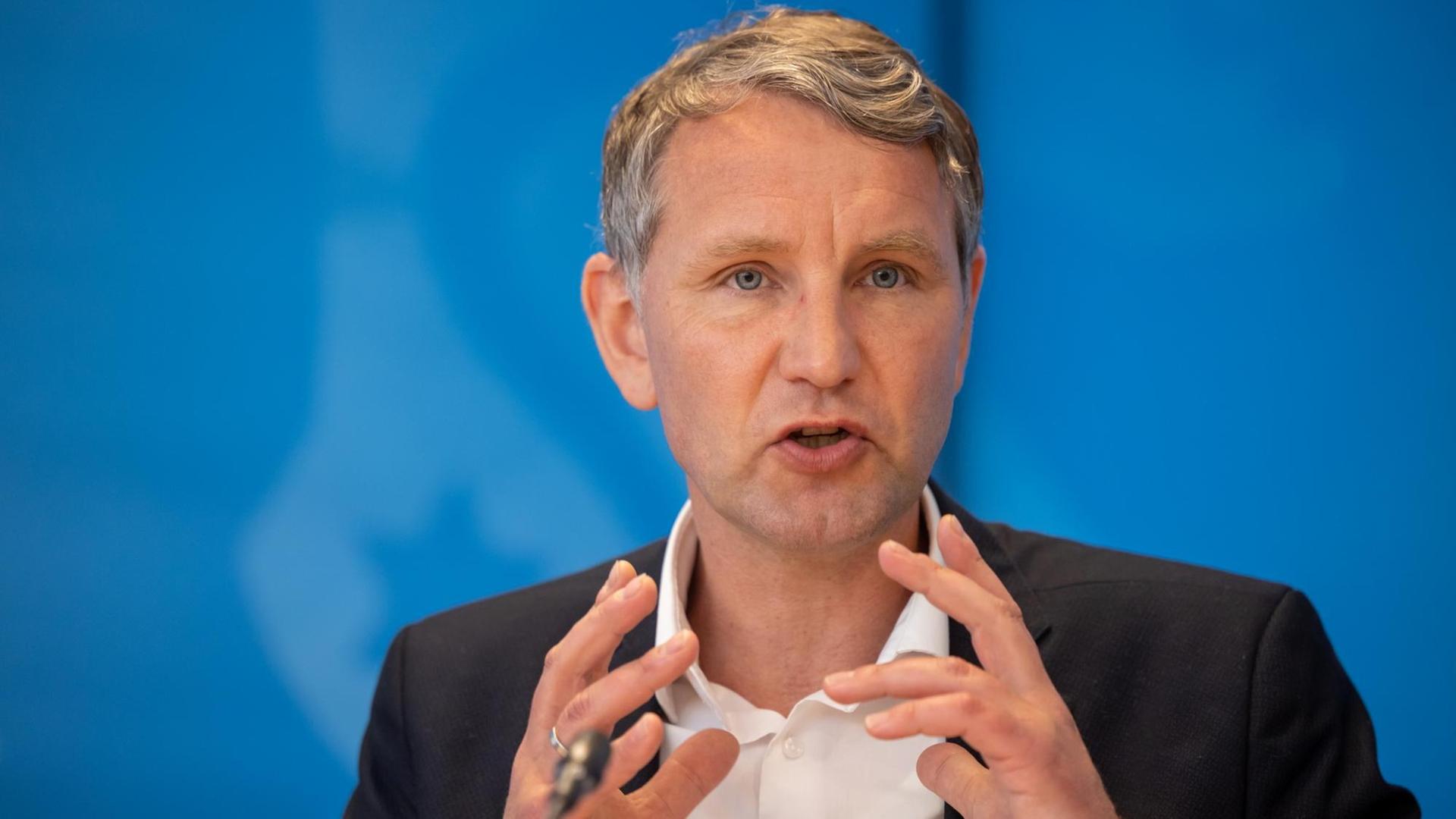 Björn Höcke spricht bei einer Pressekonferenz im Landtag. Björn Höcke spricht bei einer Pressekonferenz im Landtag.