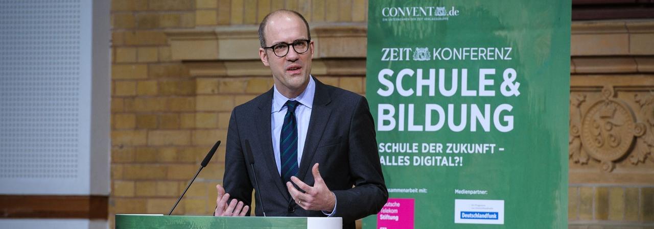 Manuel J. Hartung, Leiter Ressort "Chancen", "DIE ZEIT"; Herausgeber, "ZEIT CAMPUS" Manuel J. Hartung, Leiter Ressort "Chancen", "DIE ZEIT"; Herausgeber, "ZEIT CAMPUS"