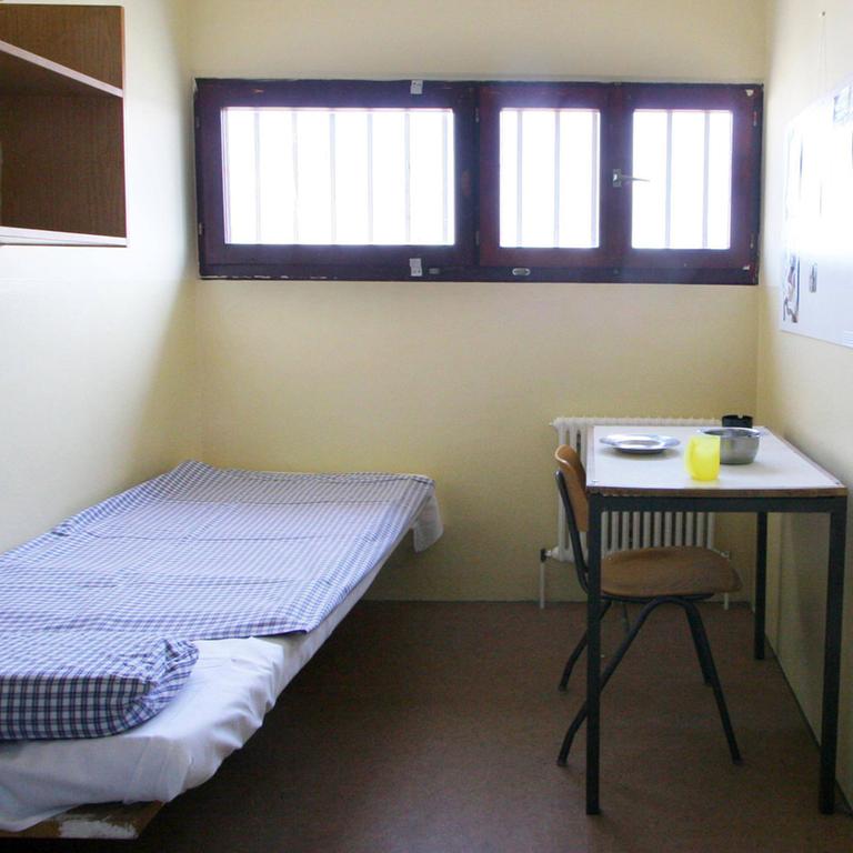 Gefängniszelle der Justizvollzugsanstalt München-Stadelheim