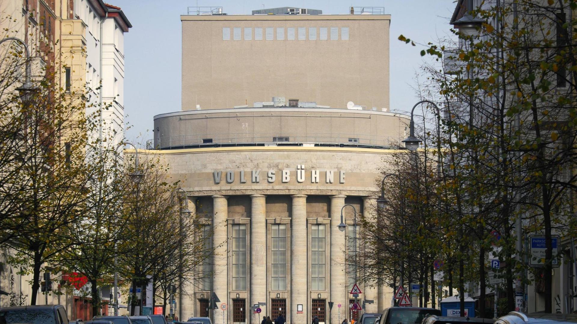 Berlin Mitte, Theater Volksbühne am Rosa-Luxemburg-Platz/Rosa-Luxemburg-Straße Berlin, Außenansicht von der Luxemburgerstrasse direkt Ansicht des Gebäudes *** Berlin centre Theatre Volksbühne at Pink Luxembourg square Pink Luxembourg Road Berlin Berlin Mitte, Theater Volksbühne am Rosa-Luxemburg-Platz/Rosa-Luxemburg-Straße Berlin, Außenansicht von der Luxemburgerstrasse direkt Ansicht des Gebäudes *** Berlin centre Theatre Volksbühne at Pink Luxembourg square Pink Luxembourg Road Berlin