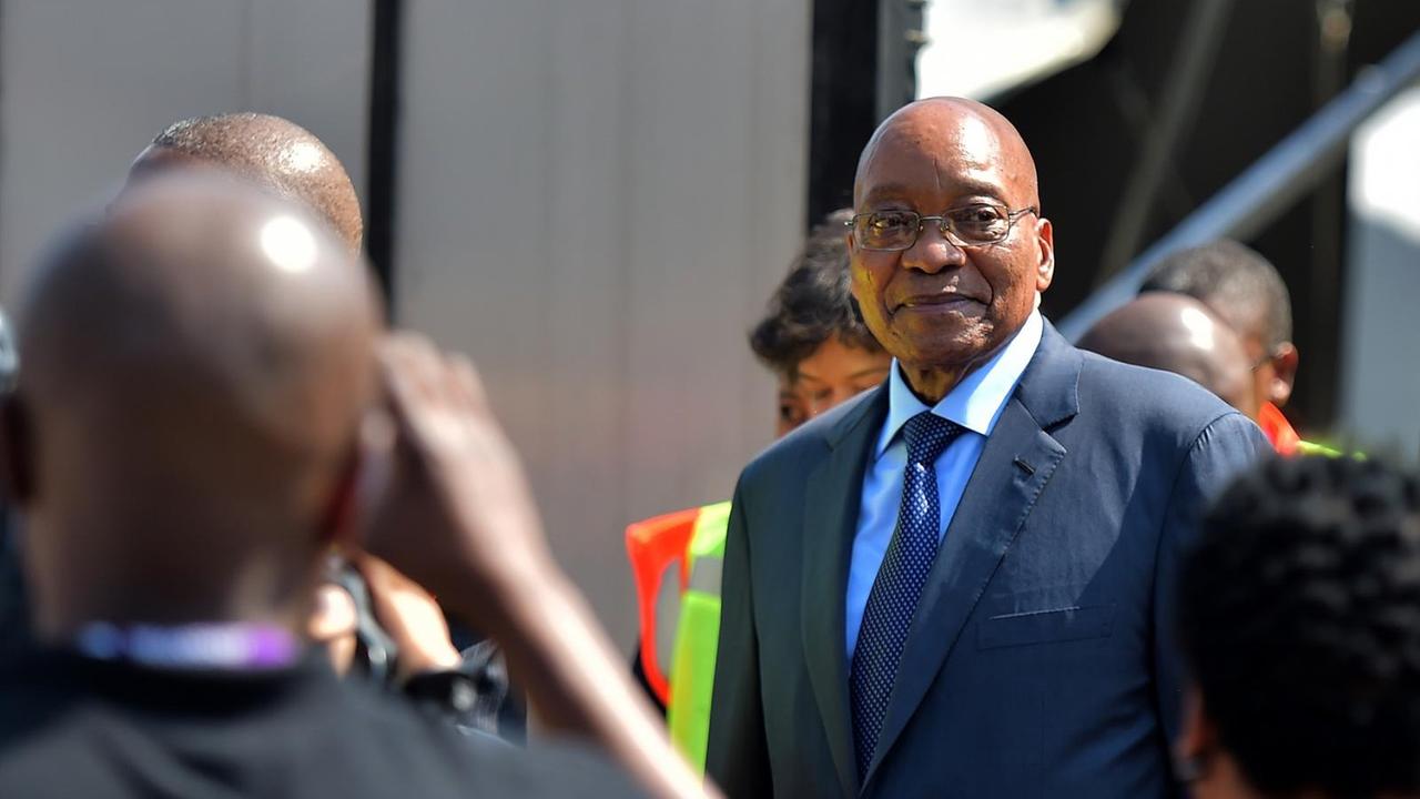 Der südafrikanische Präsident Jacob Zuma tritt am 4. April 2017 vor Anhängern auf.