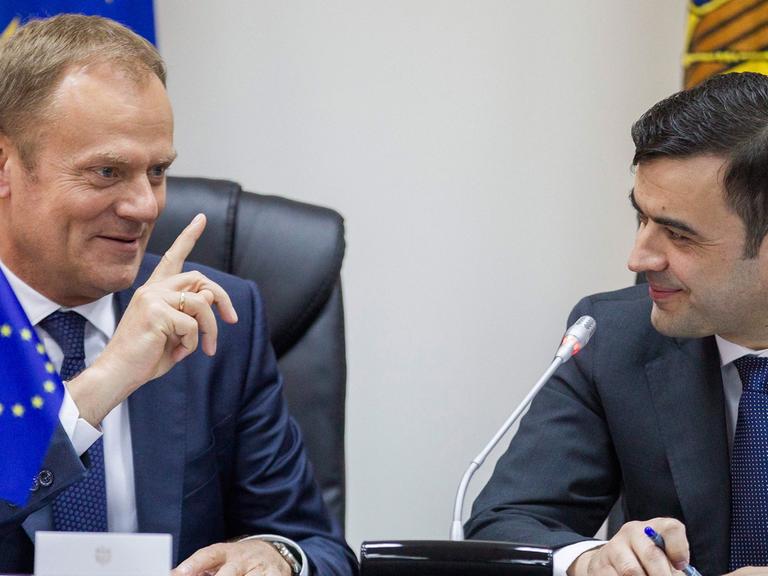 EU-Ratspräsident Donald Tusk bei einem Treffen mit den moldawischen Premierminister Chiril Gaburici in Chisinau.