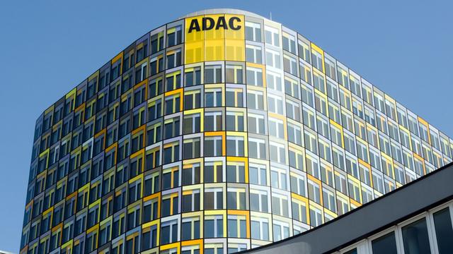 Die Fassade der neuen Deutschland-Zentrale des ADAC.