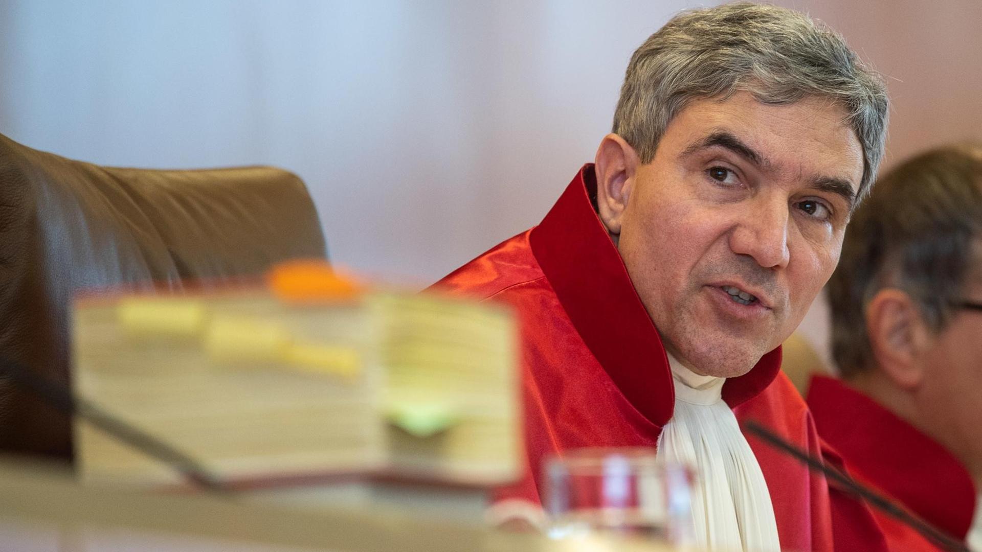 Stephan Harbarth, Verfassungsrichter und Vizepräsident des Bundesverfassungsgerichts, spricht während einer mündlichen Verhandlung Stephan Harbarth, Verfassungsrichter und Vizepräsident des Bundesverfassungsgerichts, spricht während einer mündlichen Verhandlung