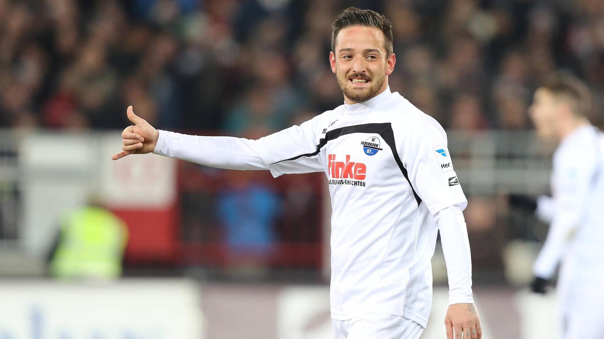 Deniz Naki beim Zweitligaspiel FC St. Pauli gegen den SC Paderborn 2012/13