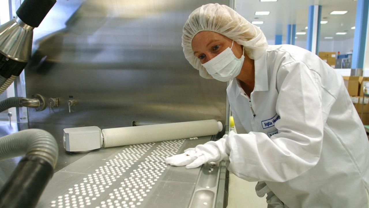 Arzneimittelproduktion bei der Firma Merck in Darmstadt. Arzneimittelproduktion bei der Firma Merck in Darmstadt.