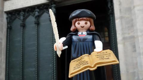 Playmobil-Figur von Martin Luther zum Reformationsjahr 2017