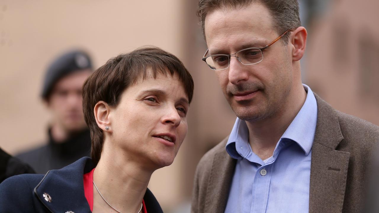 AfD-Politkerin Frauke Petry, und ihr Ehemann, der AfD-Politiker Marcus Pretzell AfD-Politkerin Frauke Petry, und ihr Ehemann, der AfD-Politiker Marcus Pretzell
